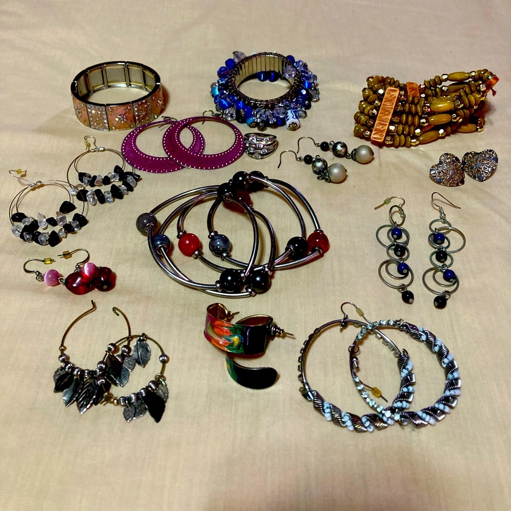 Costume jewelry-assorted